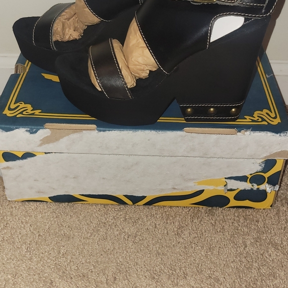 Sbicca Studded Wedges - Picture 4 of 4